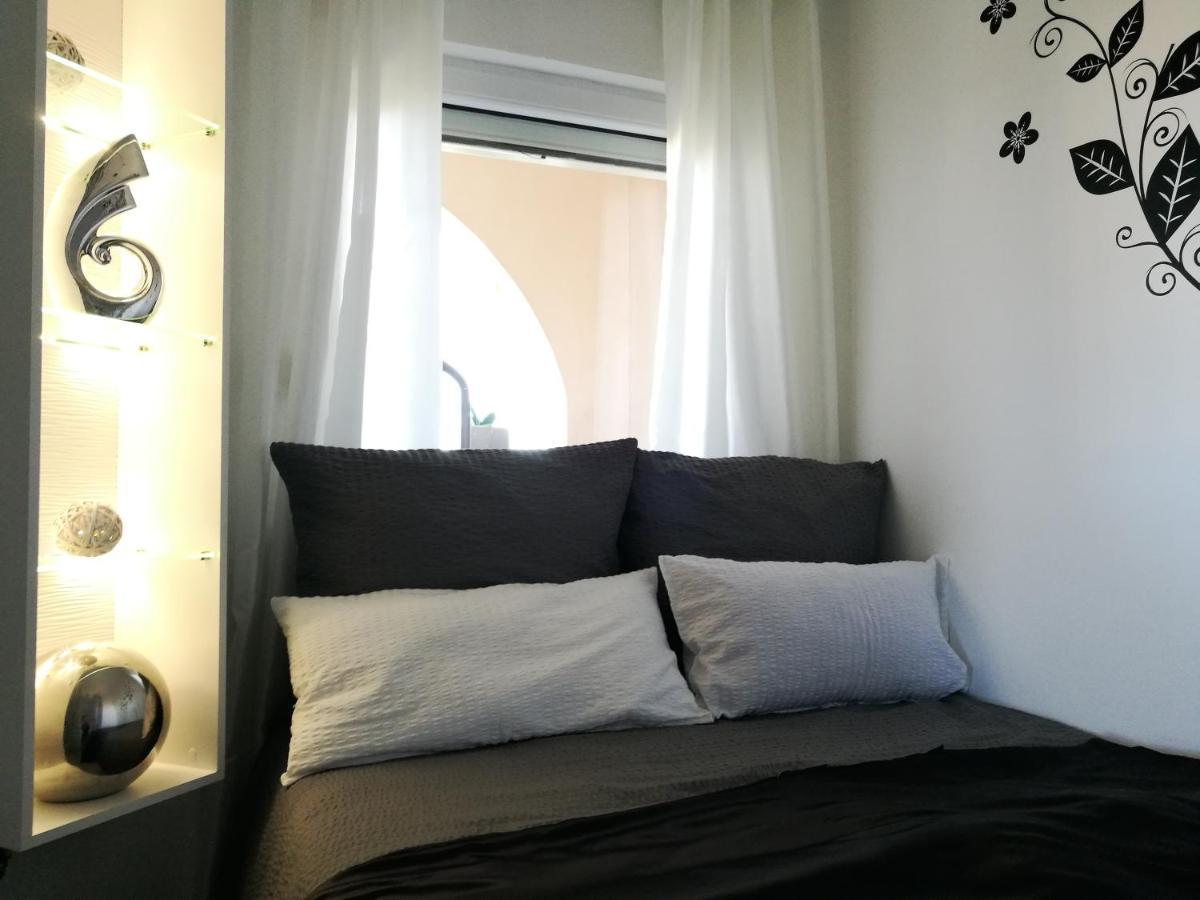 Villa Meli - Apartments Mit Meerblick Μεντουλίν Εξωτερικό φωτογραφία