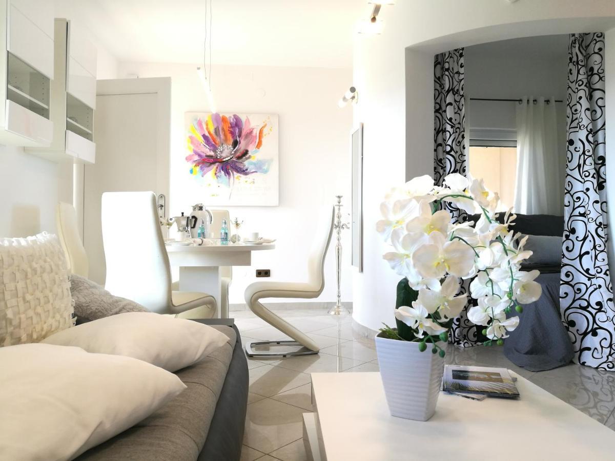 Villa Meli - Apartments Mit Meerblick Μεντουλίν Εξωτερικό φωτογραφία