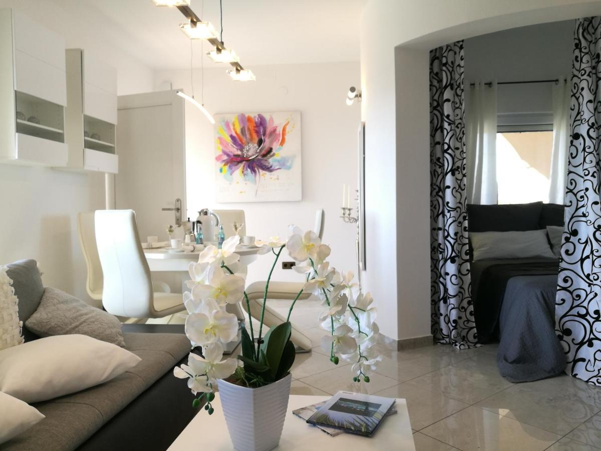 Villa Meli - Apartments Mit Meerblick Μεντουλίν Εξωτερικό φωτογραφία