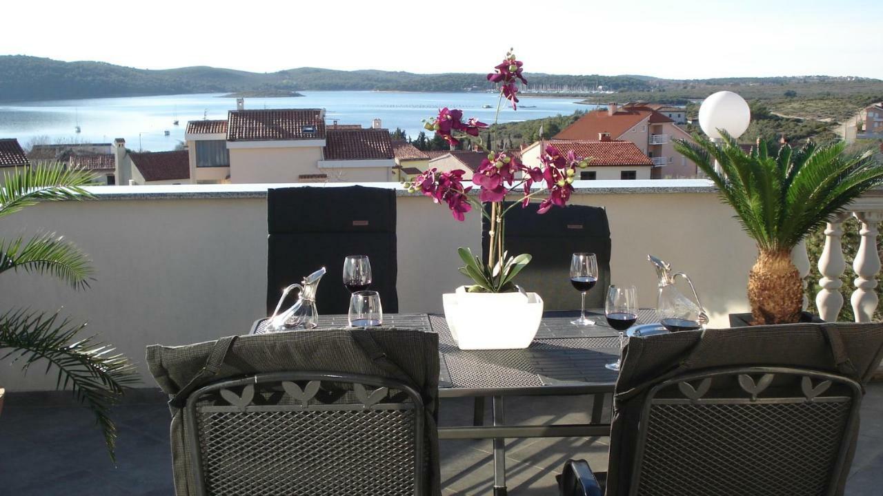 Villa Meli - Apartments Mit Meerblick Μεντουλίν Εξωτερικό φωτογραφία