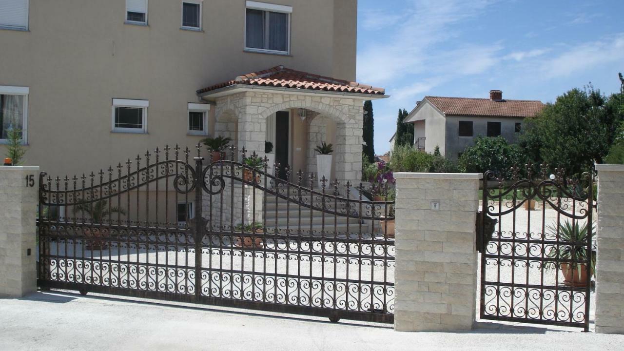 Villa Meli - Apartments Mit Meerblick Μεντουλίν Εξωτερικό φωτογραφία